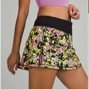 Lululemon Pace Rival Mid-Rise Skirt
Inflected Highlight Yellow Multi / Black 4